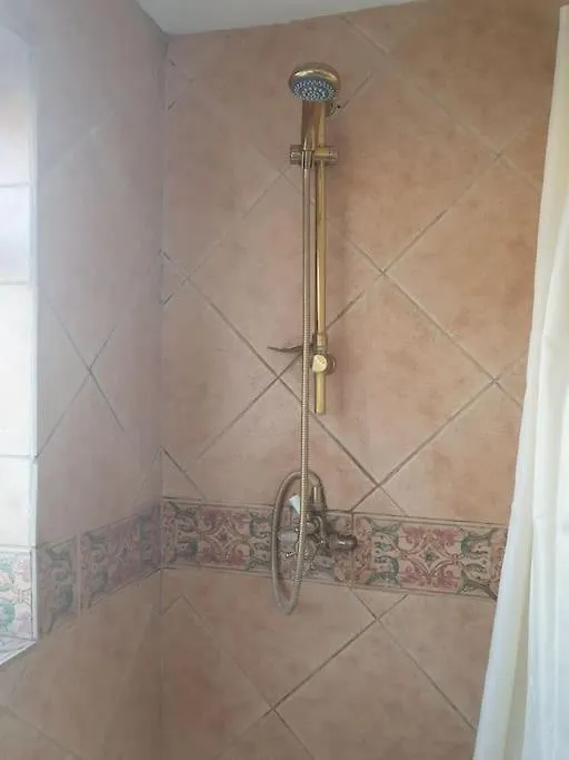 Nyaraló Cozy Happy Home From Home. 3 Bedrooms, 4 Beds, Hounslow